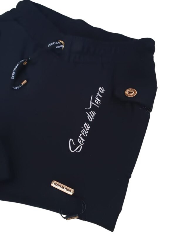Short Feminino Cargo Moletinho Preto Curto Moda Sereia da Terra - Imagem 3